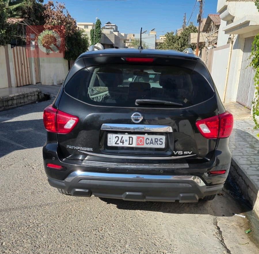 نیسان پاسفایندەر